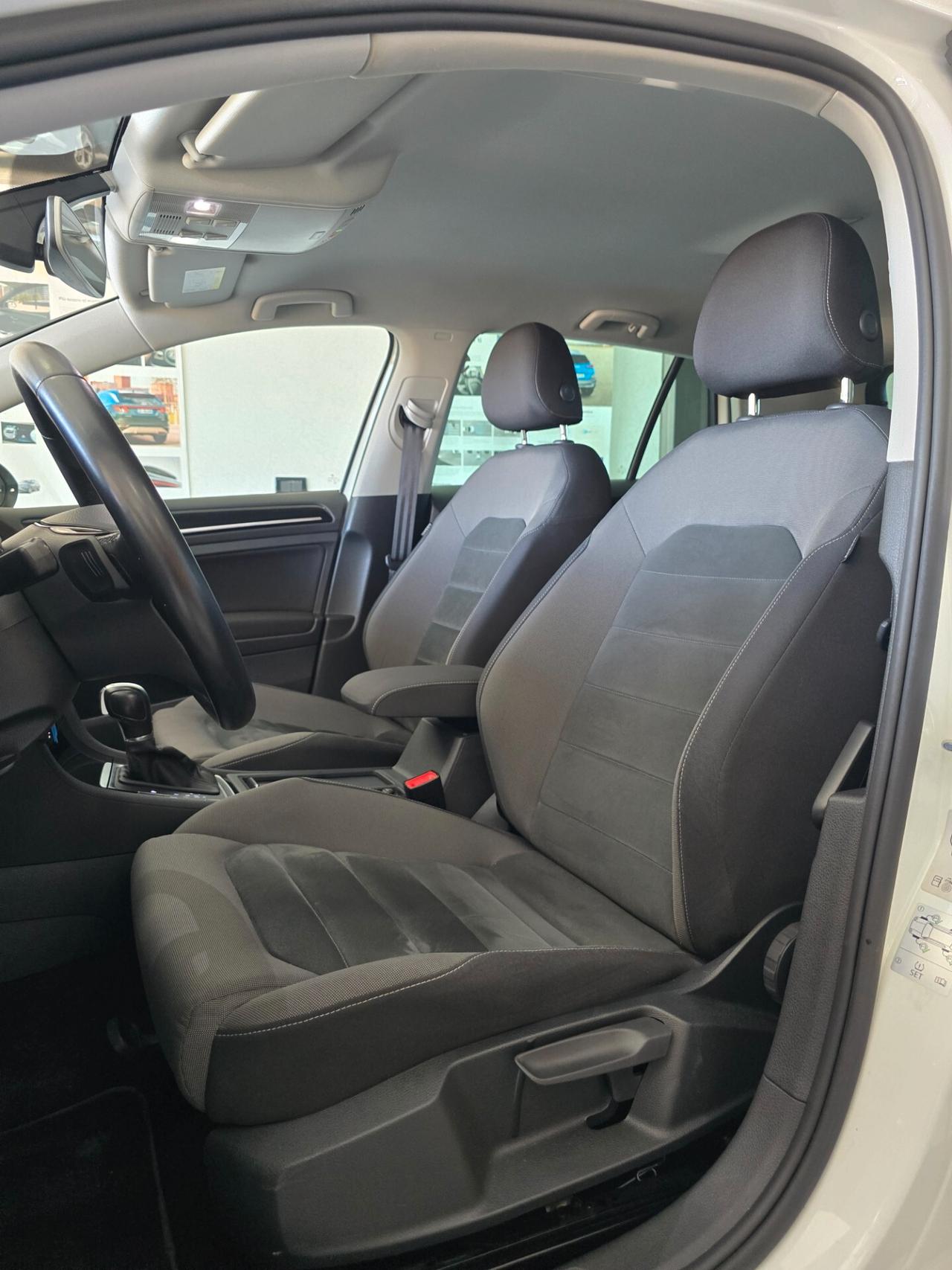 Volkswagen Golf 2.0 TDI R Line