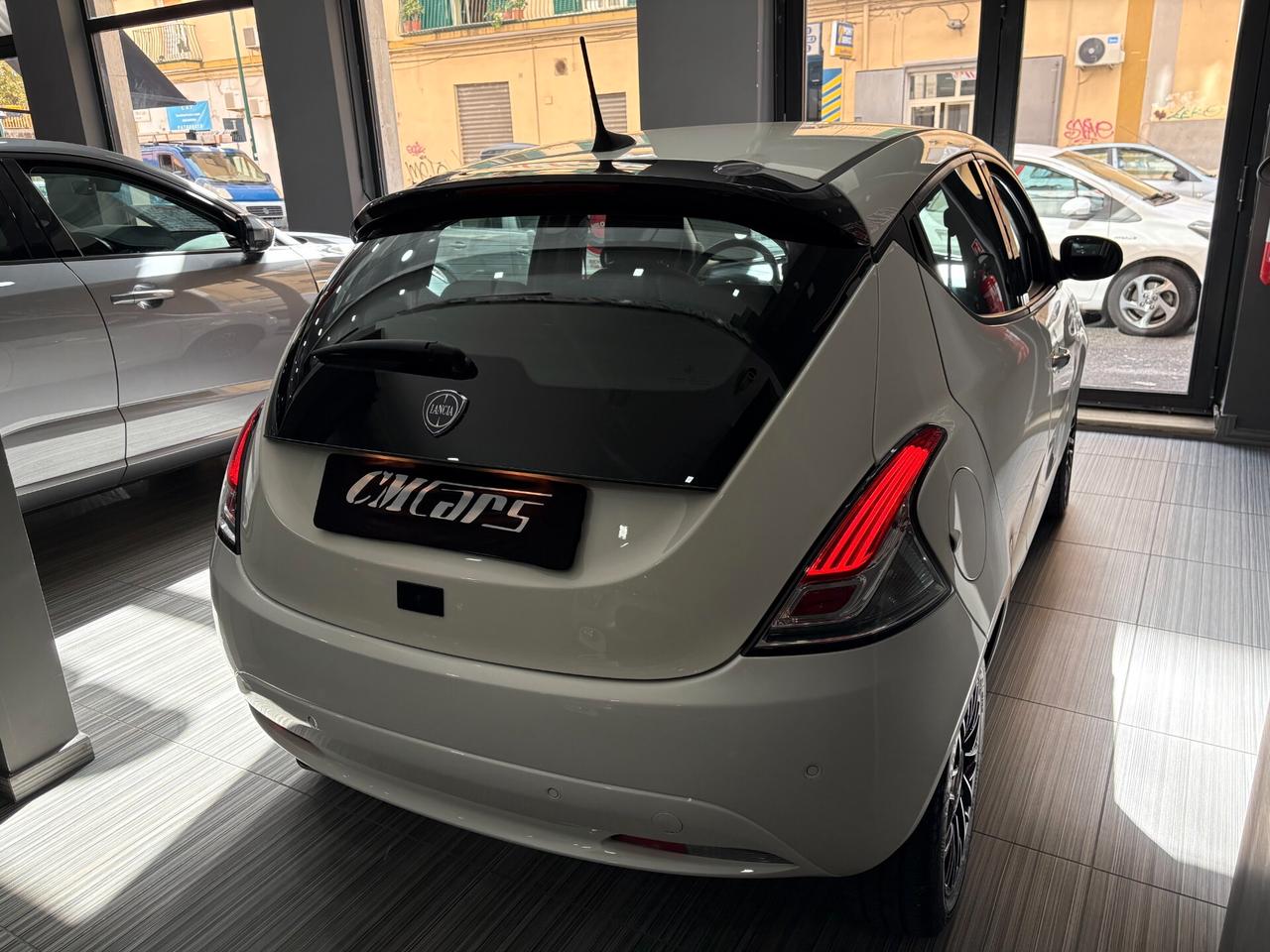 Lancia Ypsilon 1.0 GPL Hybrid 70cv Platino ITALIANA FULL