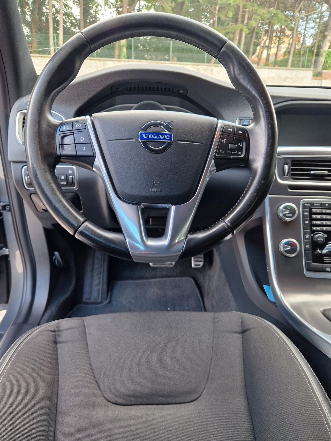 Volvo V60 Cross Country D3 Momentum