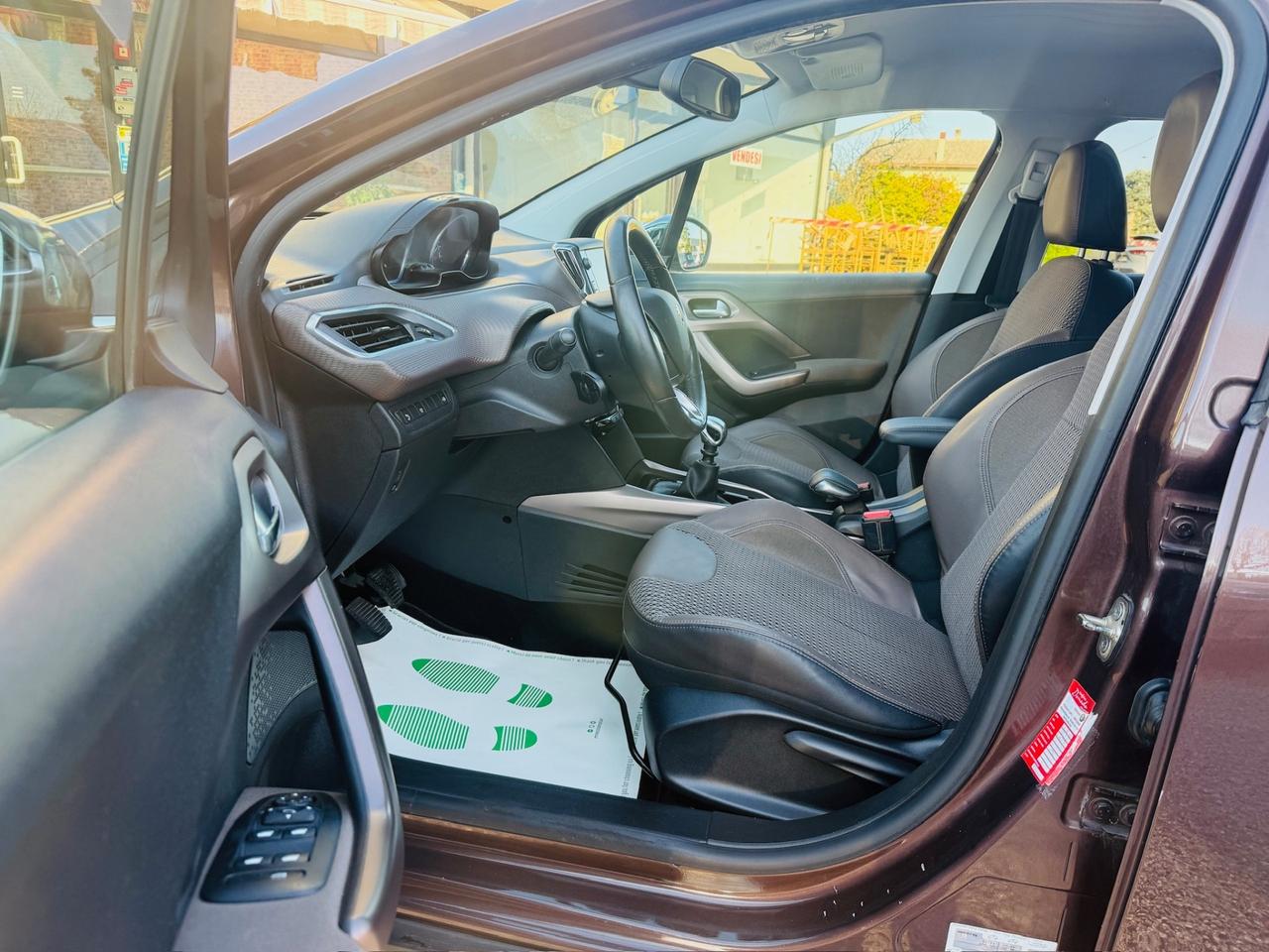 Peugeot 2008 1.6 e-HDi 115 CV Stop&Start Allure