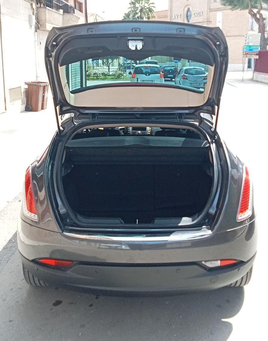 Lancia Delta 1.6 MJT DPF Gold