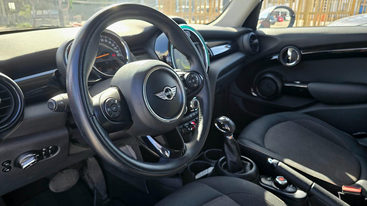 Mini Cooper D 1.5 Business 5p