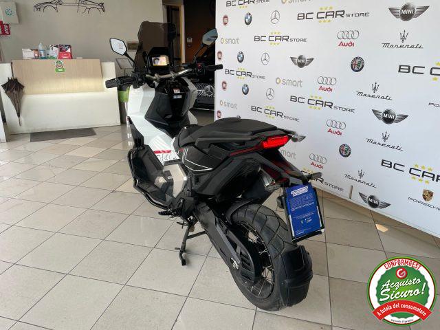 HONDA X-ADV 750 Special edition *3.900 Km