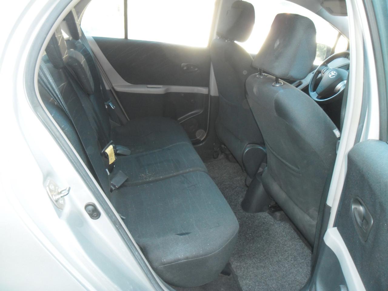 Toyota Yaris 1.0 5 porte Sol