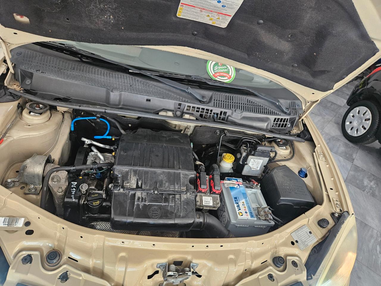 Lancia Ypsilon 1.4 16V Oro Plus