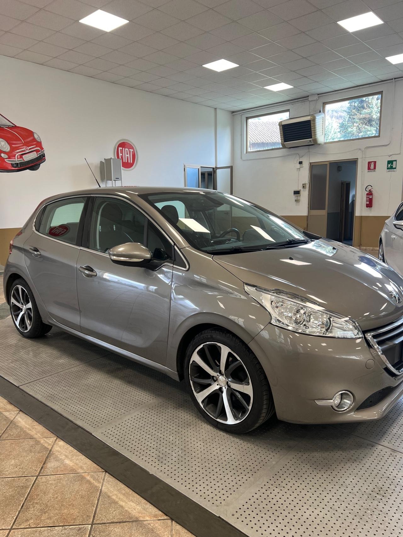 Peugeot 208 1.6 e-HDi 92 CV Stop&Start ETG6 5 porte Allure