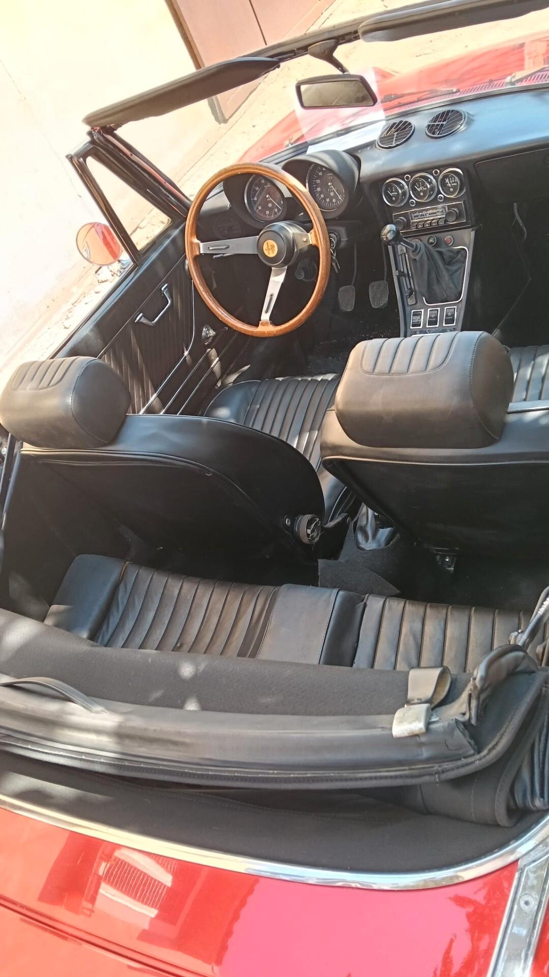 Alfa Romeo Spider 2.0 Veloce