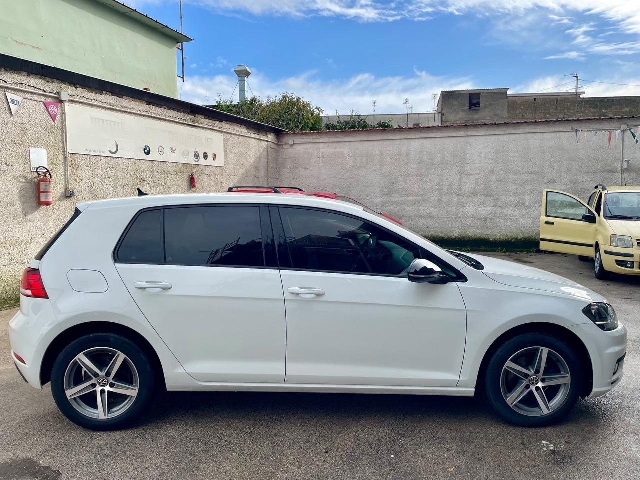 VOLKSWAGEN GOLF 7.5 1.6 TDI 90 CV SPORT DAL NORD ITALIA ADATTA PER NEOPATENTATI