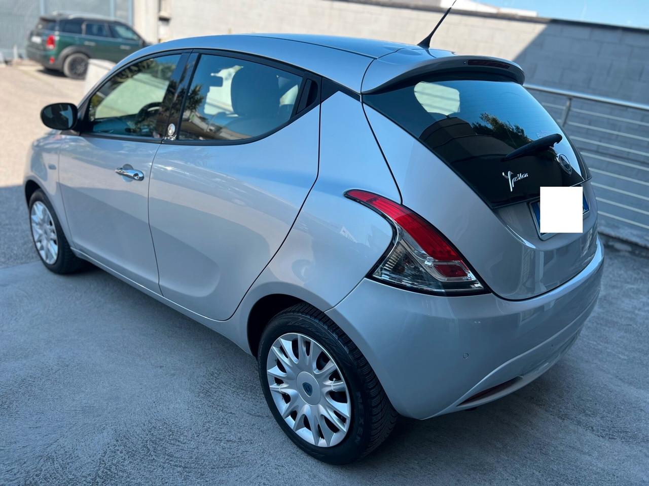 Lancia Ypsilon 1.2 8v Silver ecochic Gpl 69cv PDC/CLIMA PERFETTA!!