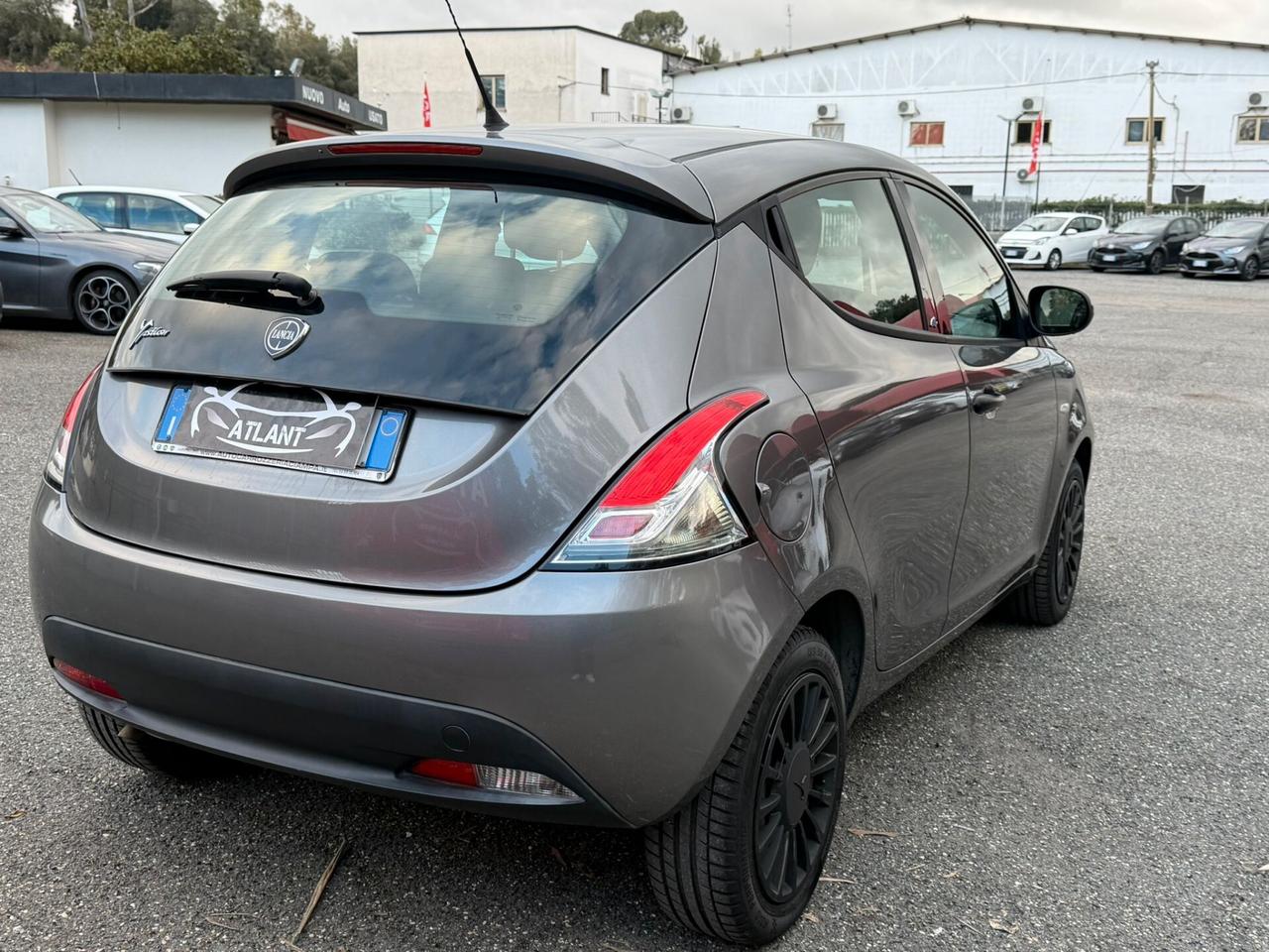 Lancia Ypsilon 1.2 69 CV 5 porte GPL Ecochic Elefantino Blu