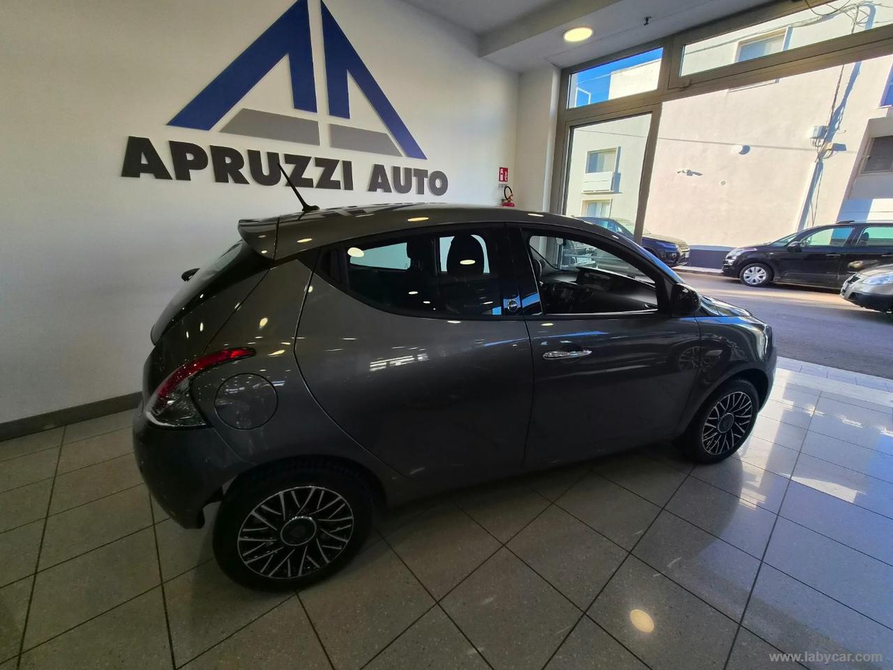 LANCIA Ypsilon 1.2 69 CV 5p. GPL Ecochic Gold