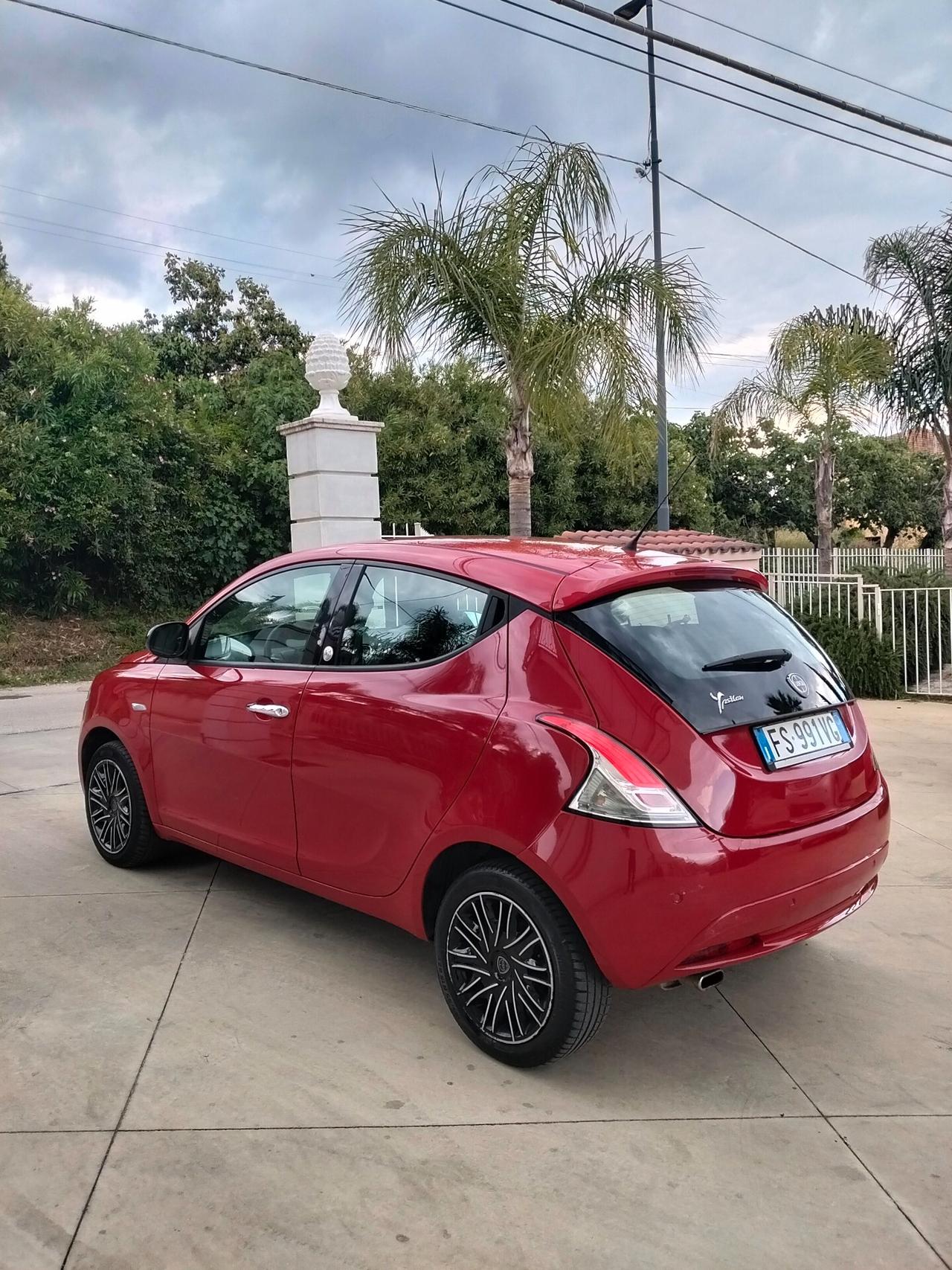 Lancia Ypsilon 1.2 69 CV 5 porte GPL Ecochic Platinum
