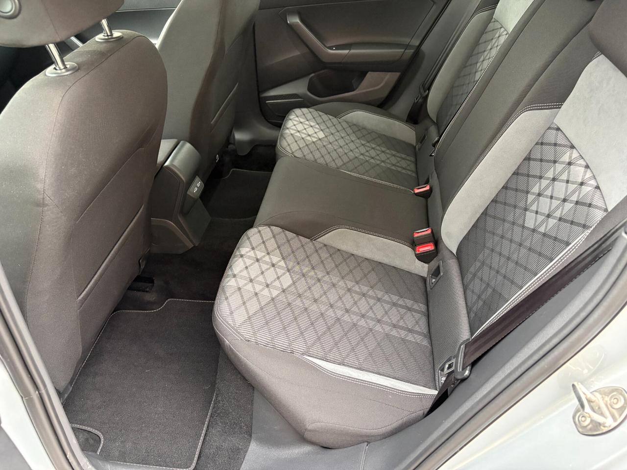 Volkswagen Taigo 1.0 TSI 110 CV DSG R-Line