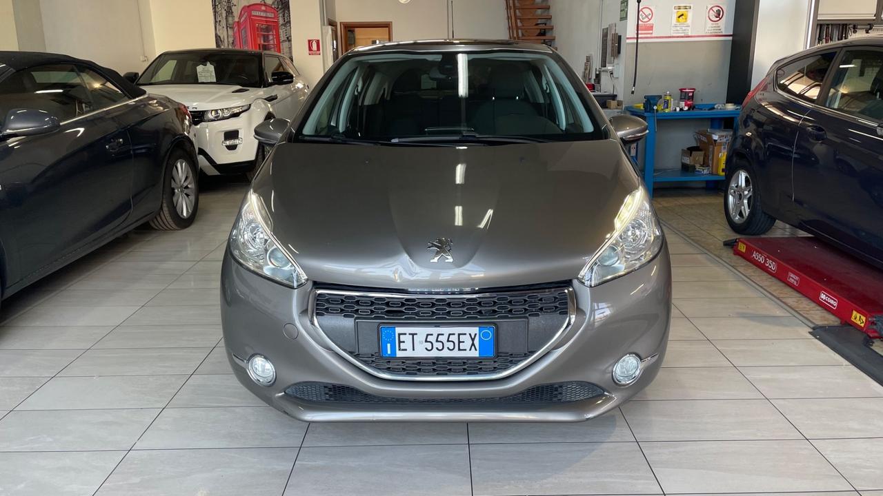 Peugeot 208 1.4 HDi 68 CV 5 porte Allure
