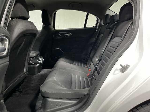 Alfa Romeo Giulia 2.0 Turbo 200 CV AT8 Business