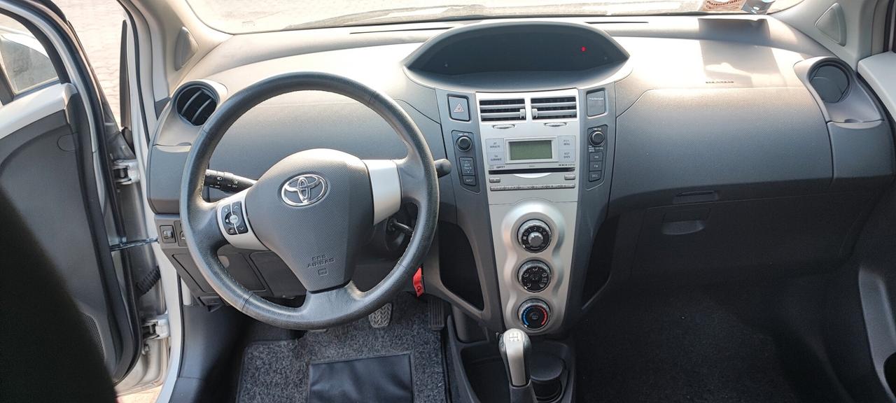 Toyota Yaris 1.3 5 porte Sol