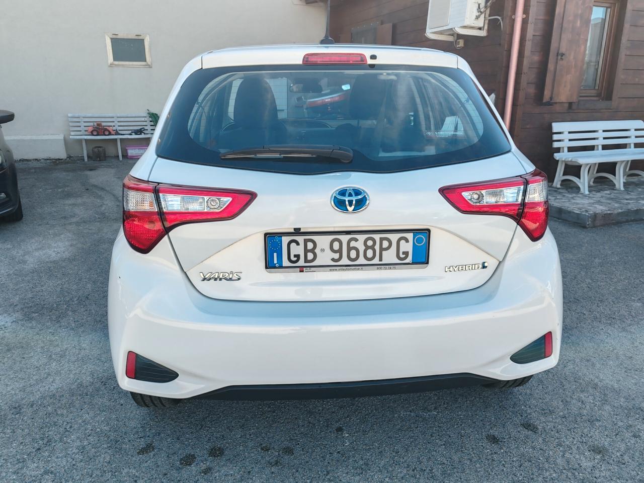 Toyota Yaris 1.5 Hybrid Business