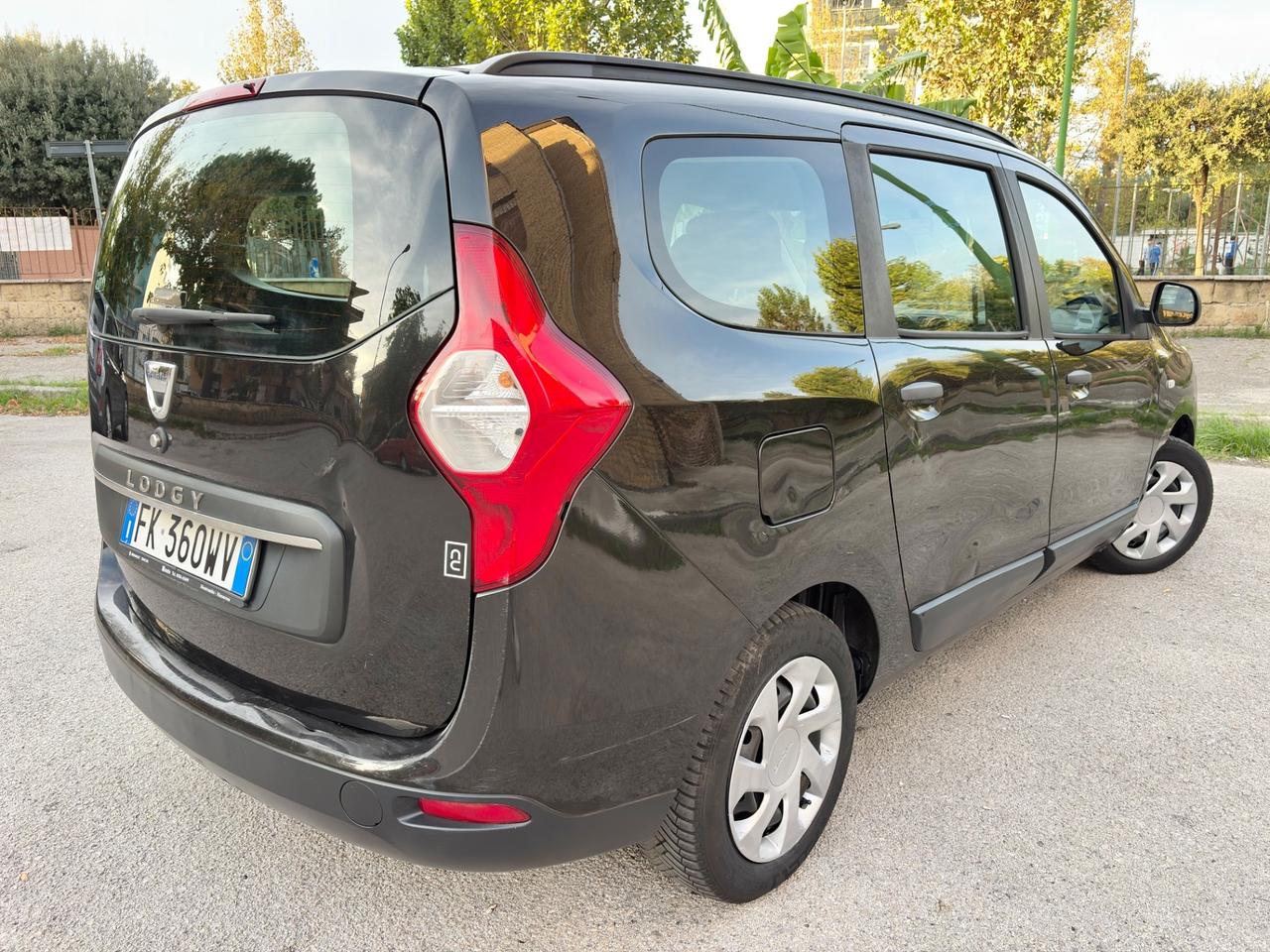 Dacia Lodgy 1.6 GPL 100CV con navigatore