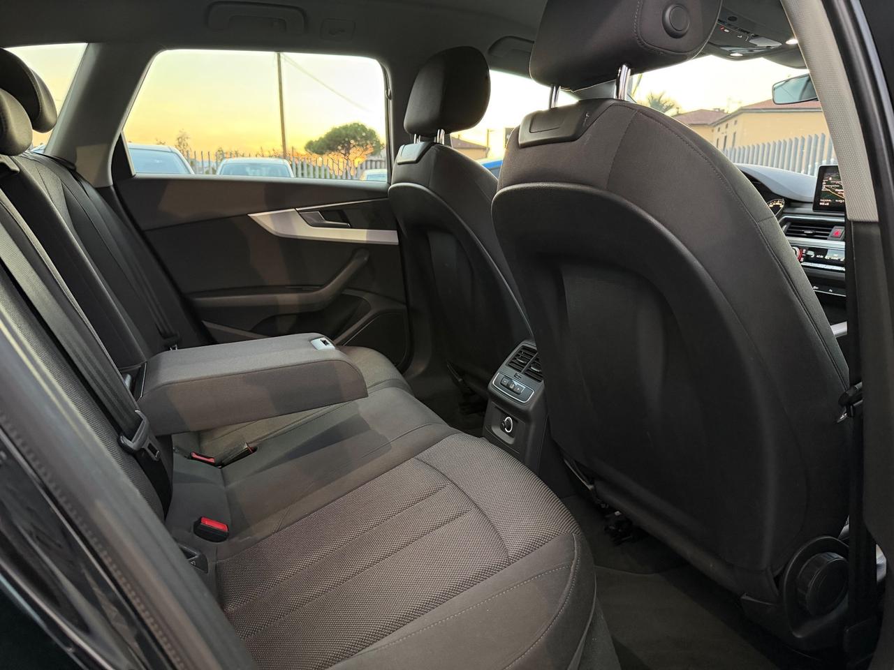 Audi A4 2.0 TDI 150 CV ultra S tronic Sport Automatica
