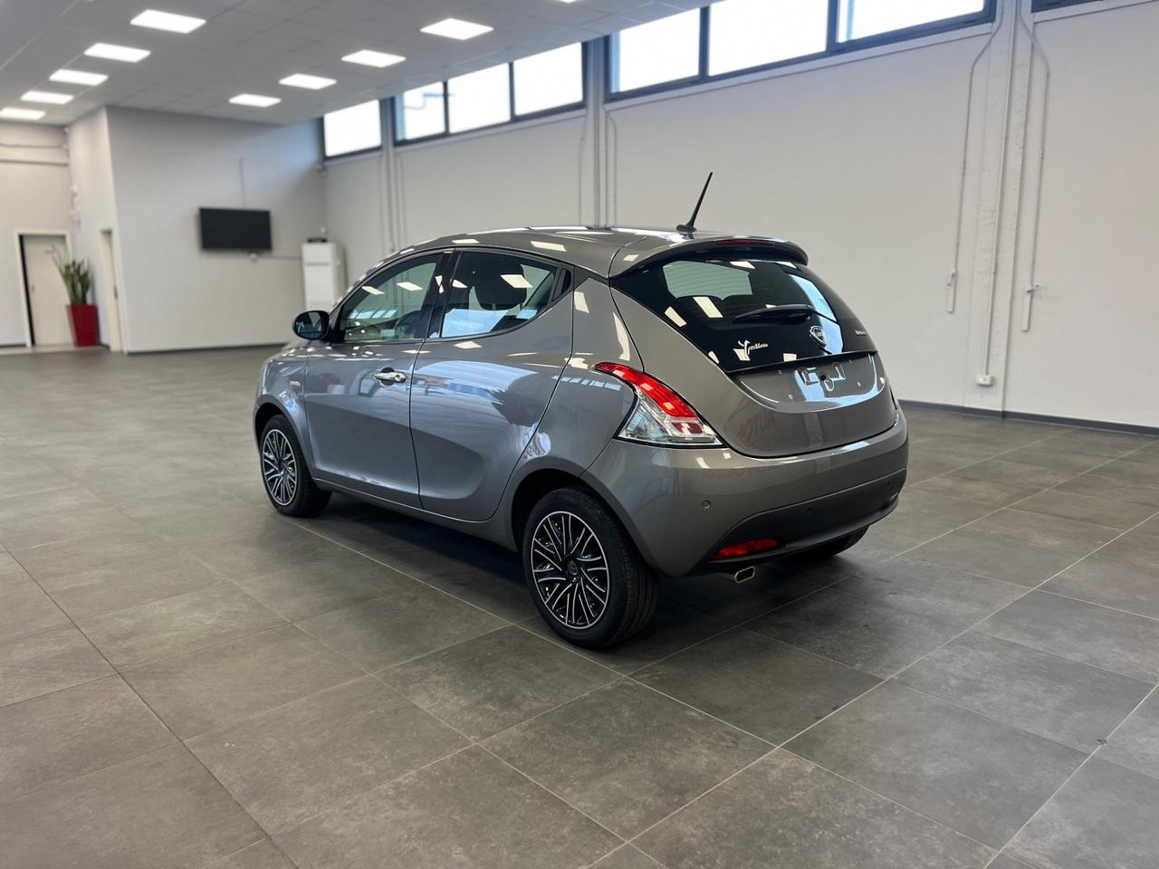 Lancia Ypsilon 1.0 FireFly 5 porte S&S Hybrid Gold