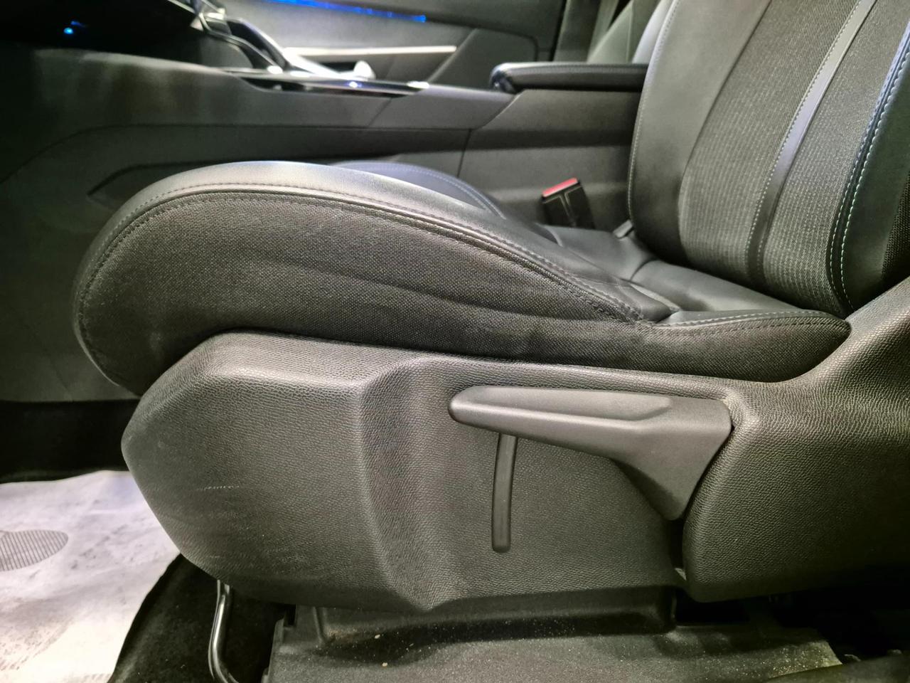 Peugeot 3008 1.5 bluehdi Allure s&s 130cv eat8 N1 - NEOPATENTATI - Cam - Carplay