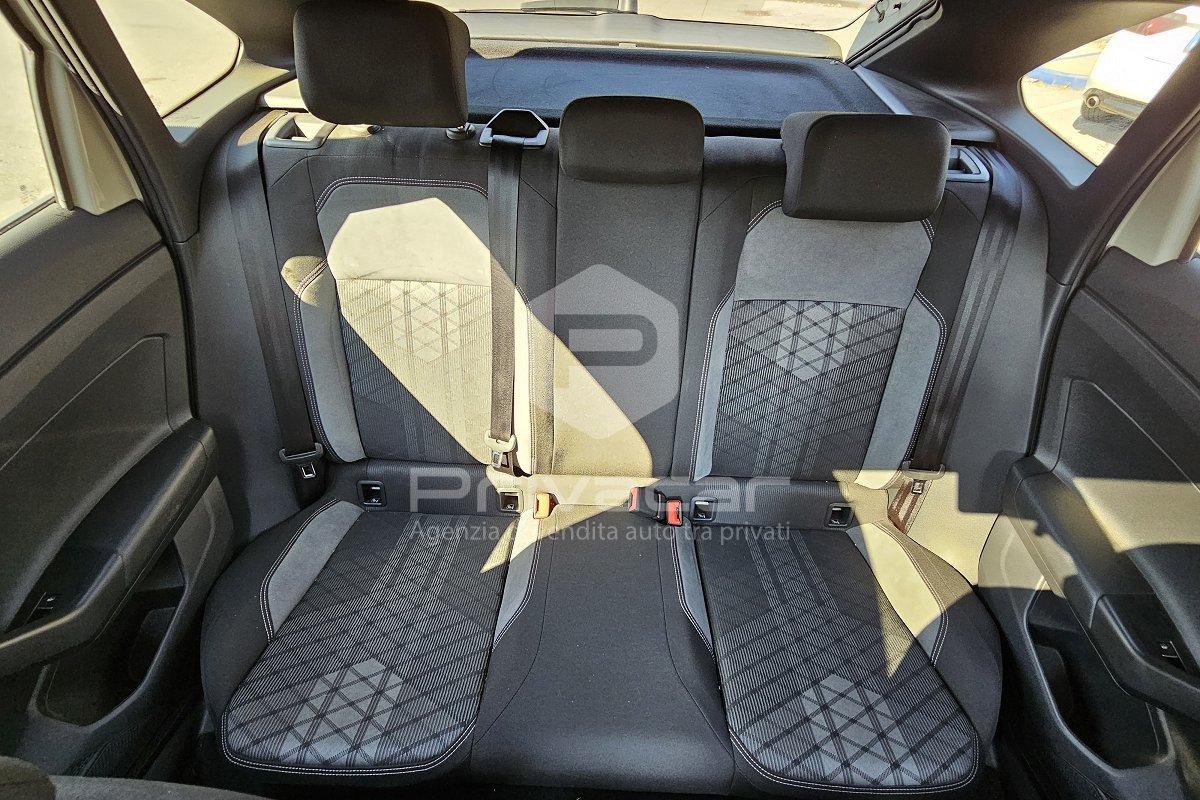 VOLKSWAGEN Taigo 1.0 TSI 110 CV DSG R-Line