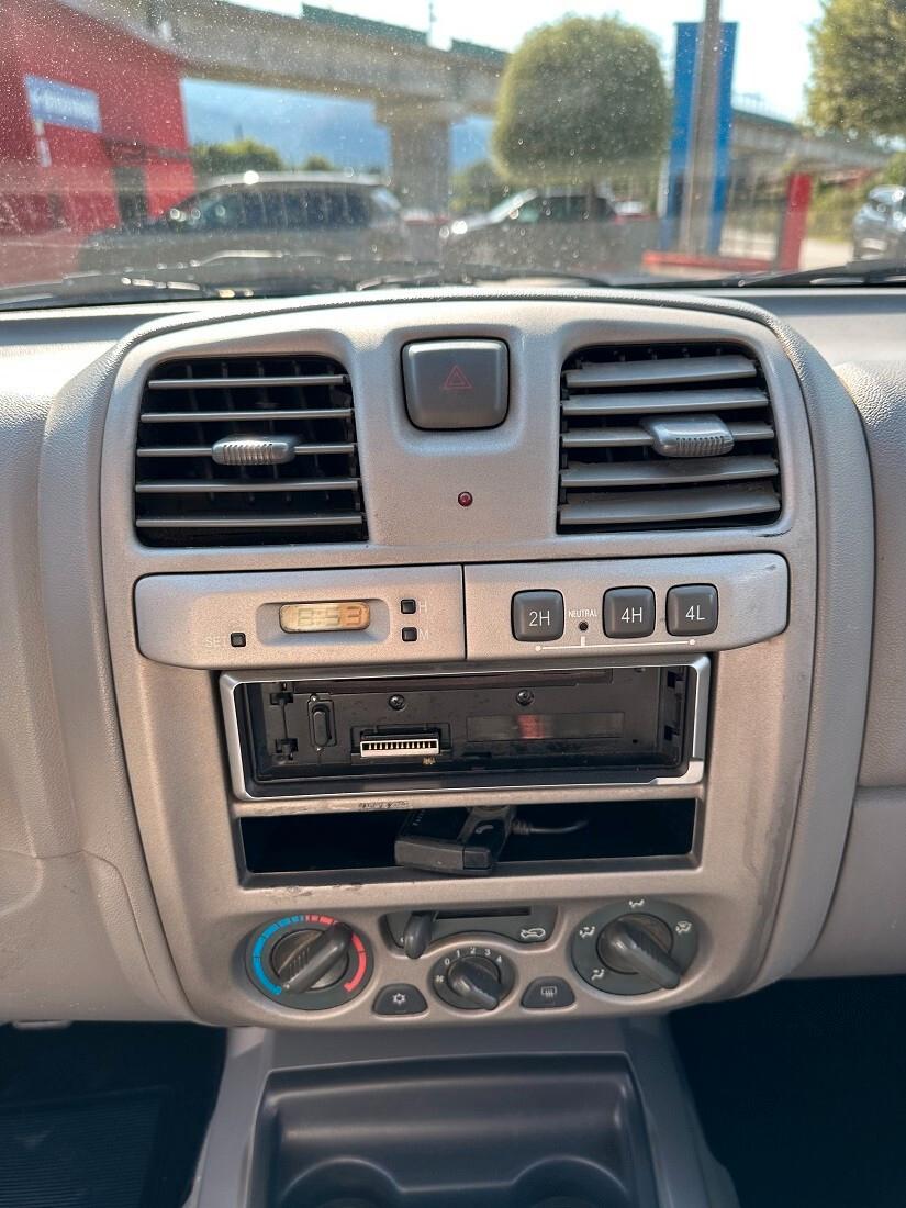 Isuzu D-Max 3.0 TD cat Space Cab 4WD Pick-up LS