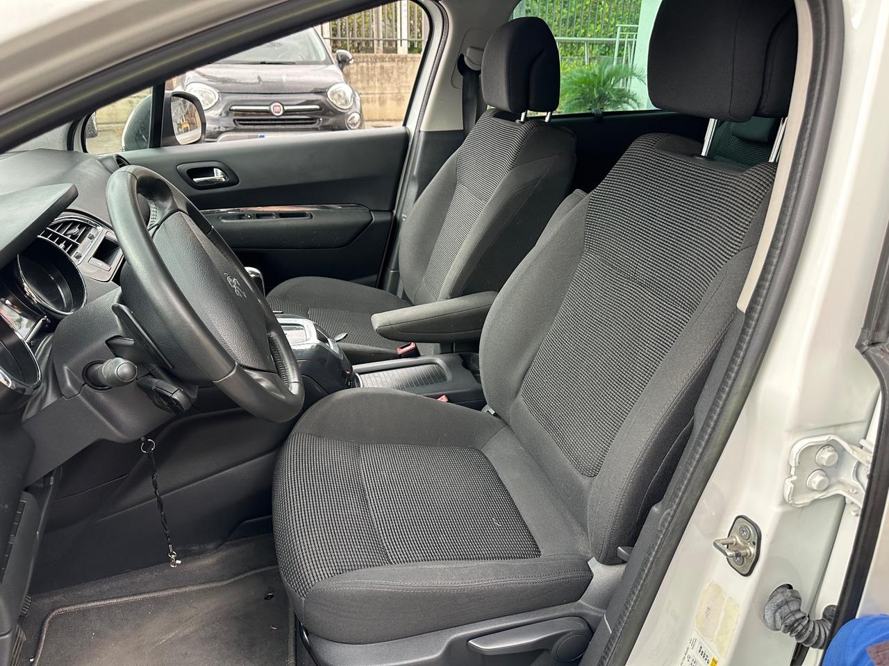 Peugeot 5008 1.6 e-HDi 115CV Stop&Start ETG6 Allure