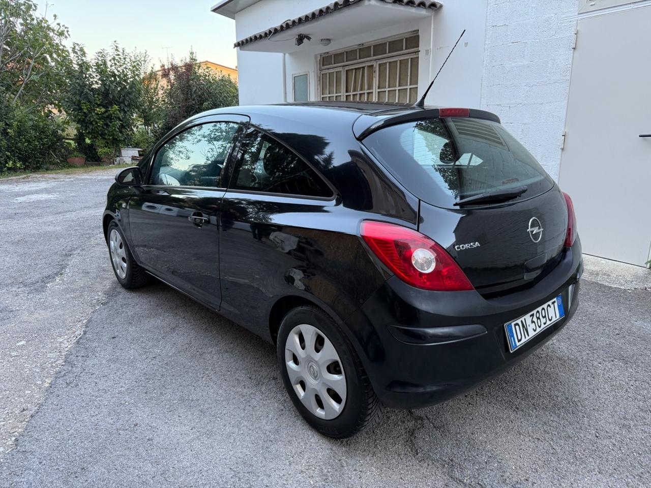 Opel Corsa 1.0 3 porte Enjoy