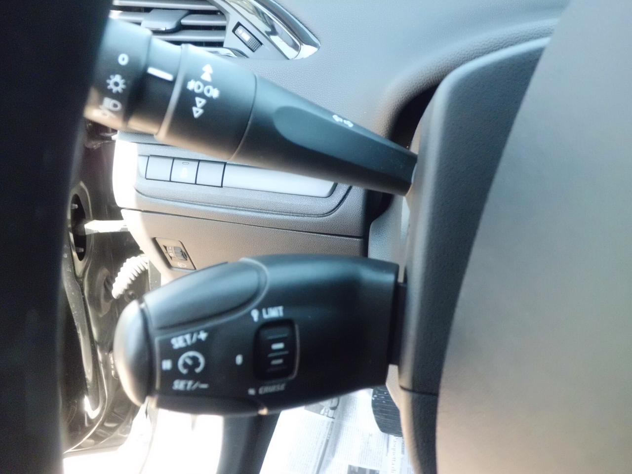 Peugeot 208 1.2 VTi 82 CV 5 porte Allure
