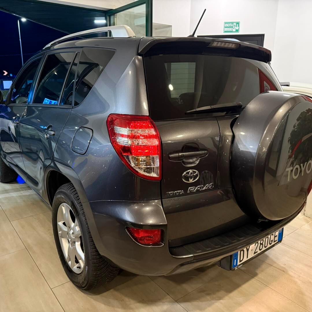 Toyota RAV 4 RAV4 2.0 Luxury