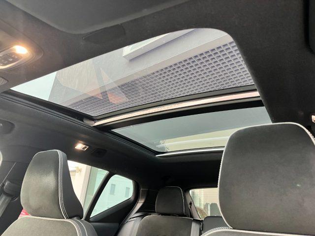 VOLVO XC40 T4 Recharge Plug-in Hybrid autom. Ultimate Dark