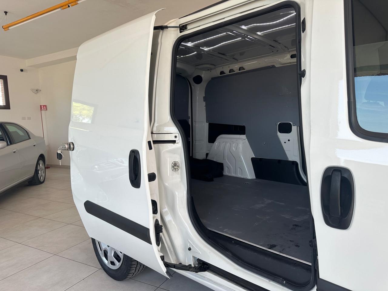 DOBLÒ CARGO MAXI 105cv PASSO LUNGO 3 POSTI