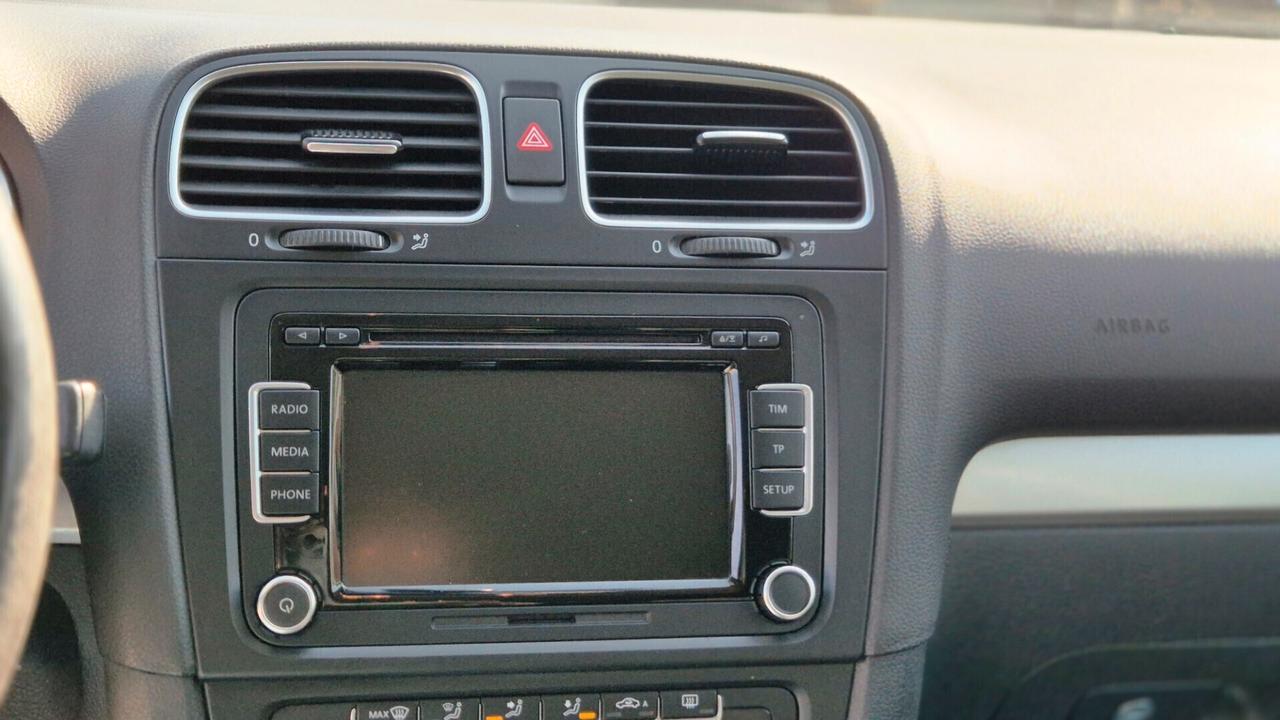 Volkswagen Golf 1.6 105cv/Automatica/ Adatta Neopatentati