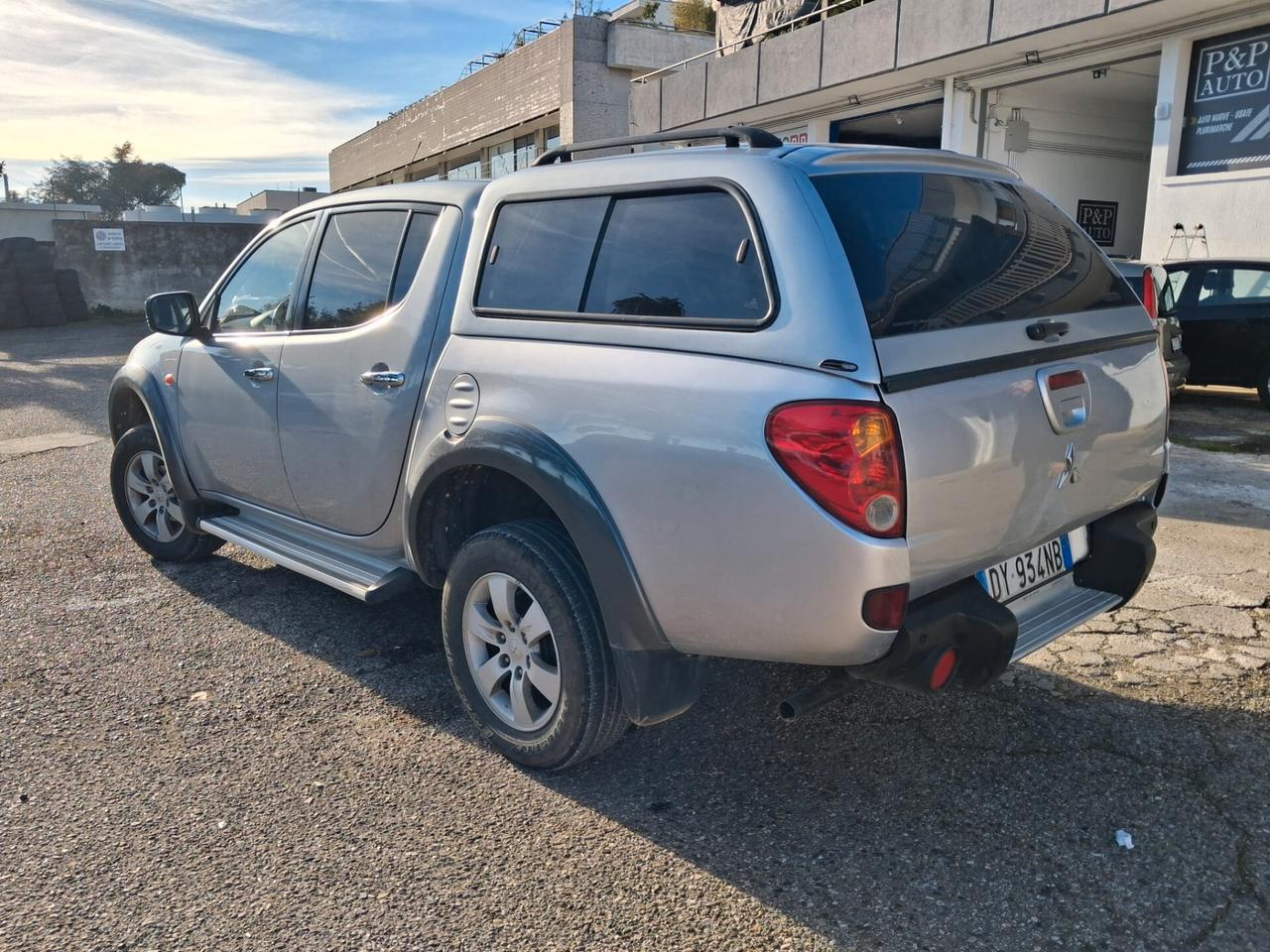 Mitsubishi L200 2.5 DI-D/136CV DC Invite Plus