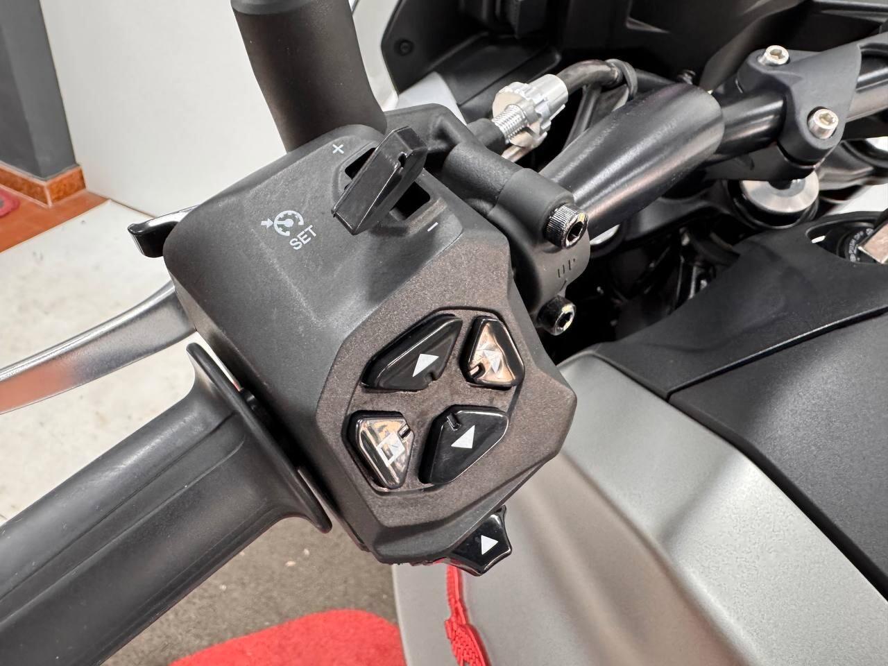 Moto Guzzi V85 Strada DA 136 € AL MESE – SENZA ANTICIPO