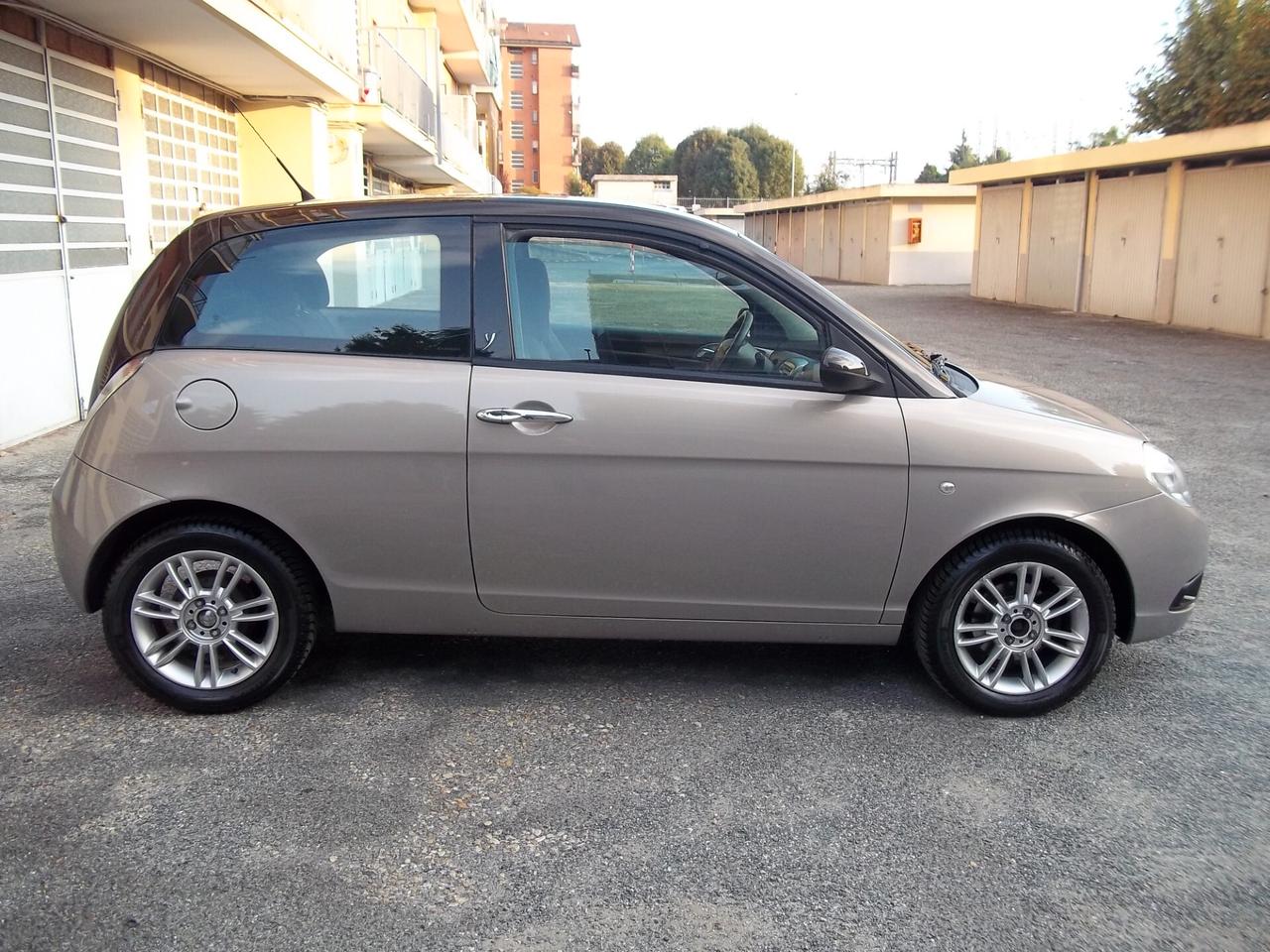 Lancia Ypsilon Oro 1.2 8v Bicolor 115.300 Km Ok neopatentati Euro4