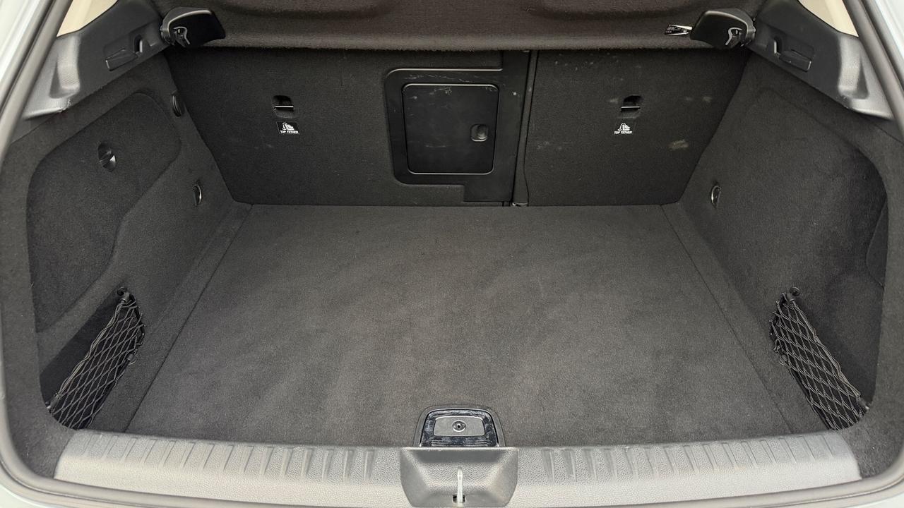MERCEDES-BENZ GLA 180 1.6 PREMIUM AT7 122CV - FULL LED, PELLE, TETTO, NEOPATENTATI