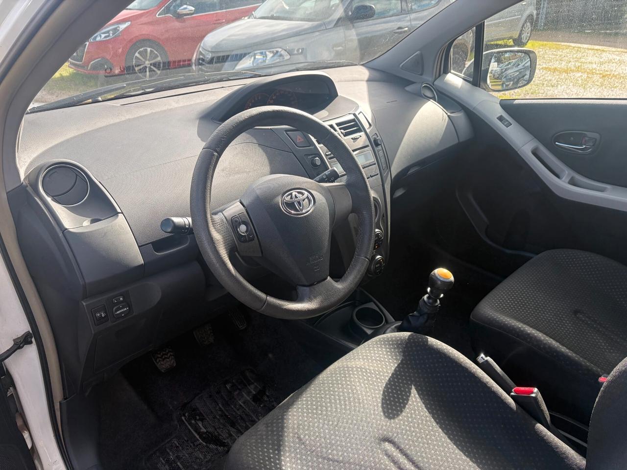 TOYOTA YARIS 1.0 68CV ANNO 2011 186.000 KM