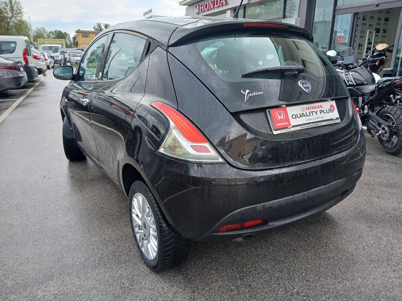 Lancia Ypsilon 0.9 TwinAir 85 CV 5 porte Metano Ecochic Gold
