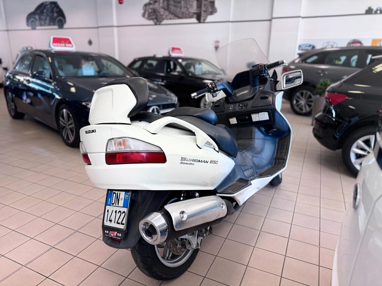 Suzuki Burgman 650 EXECUTIVE..