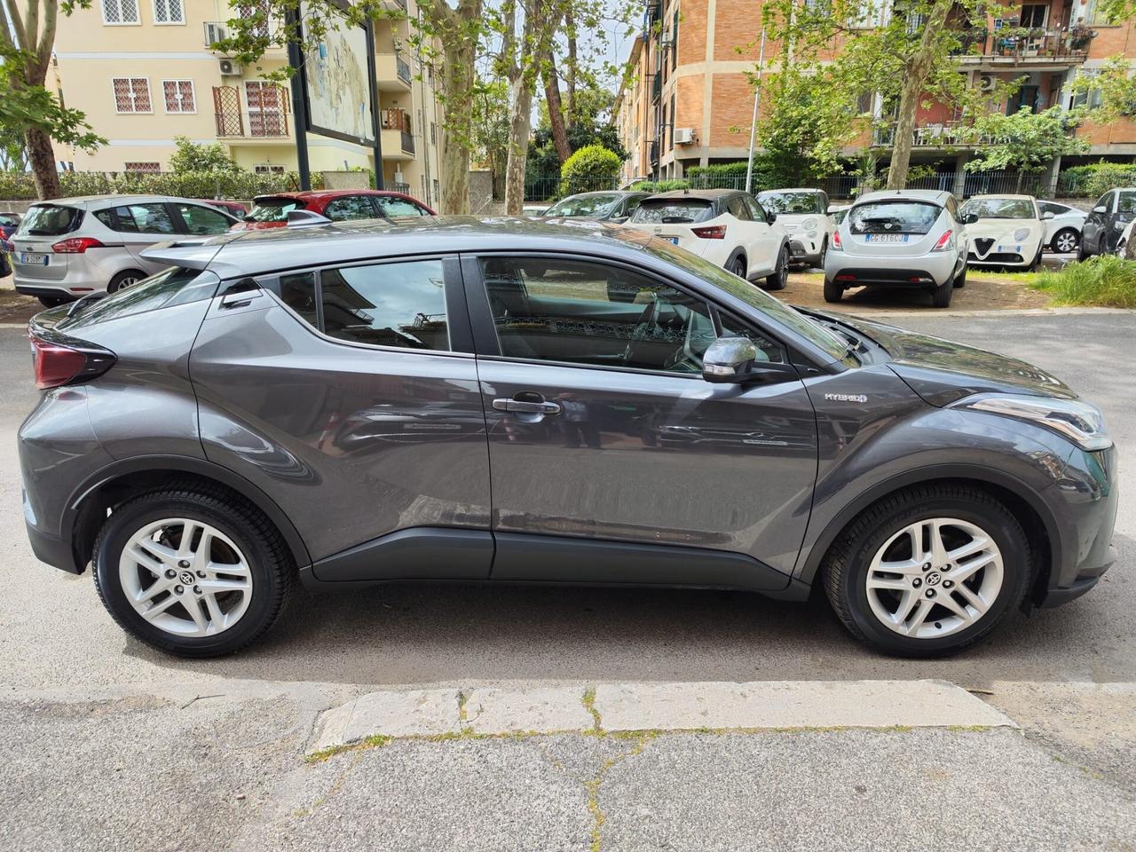 Toyota C-HR 1.8 Hybrid Business