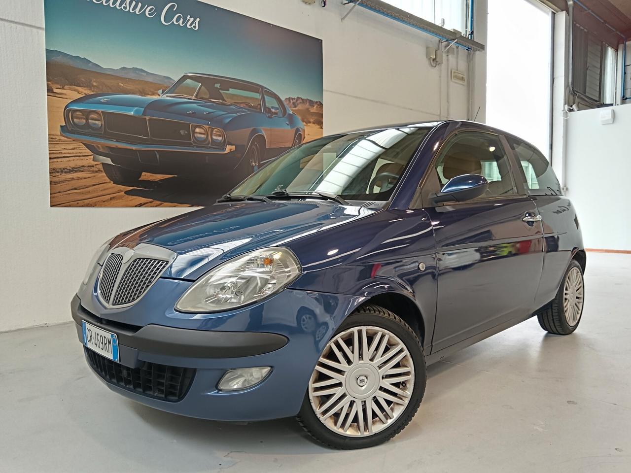 Lancia Ypsilon 1.2 16V Platino