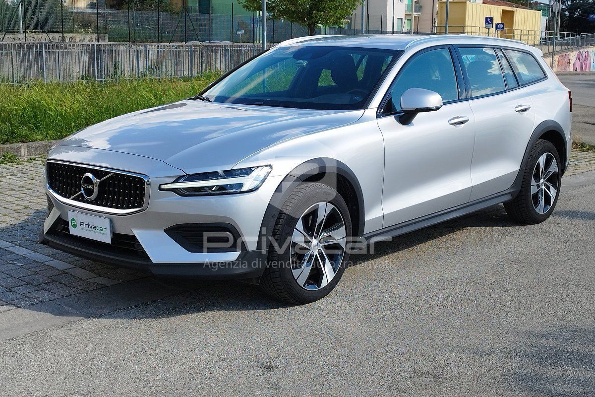 VOLVO V60 Cross Country B4 (d) AWD automatico Core