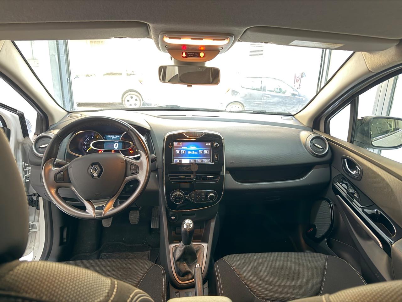 Renault Clio 1.5 DCI 75CV Costume National