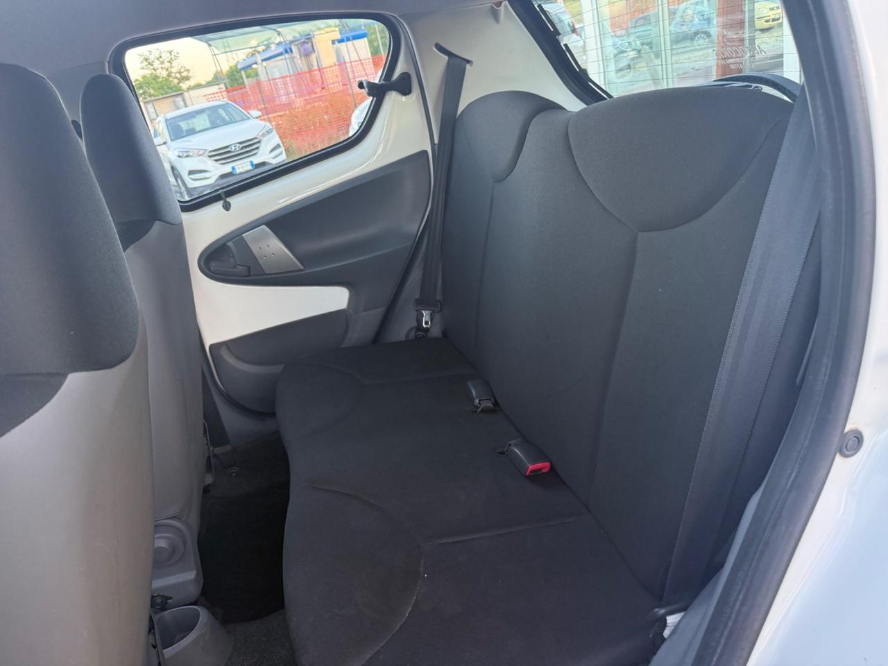 Toyota Aygo 1.0 12V VVT-i 5 porte Deep Ocean Connect