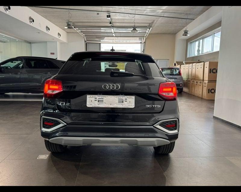 Audi Q2 30 TFSI Business Advanced