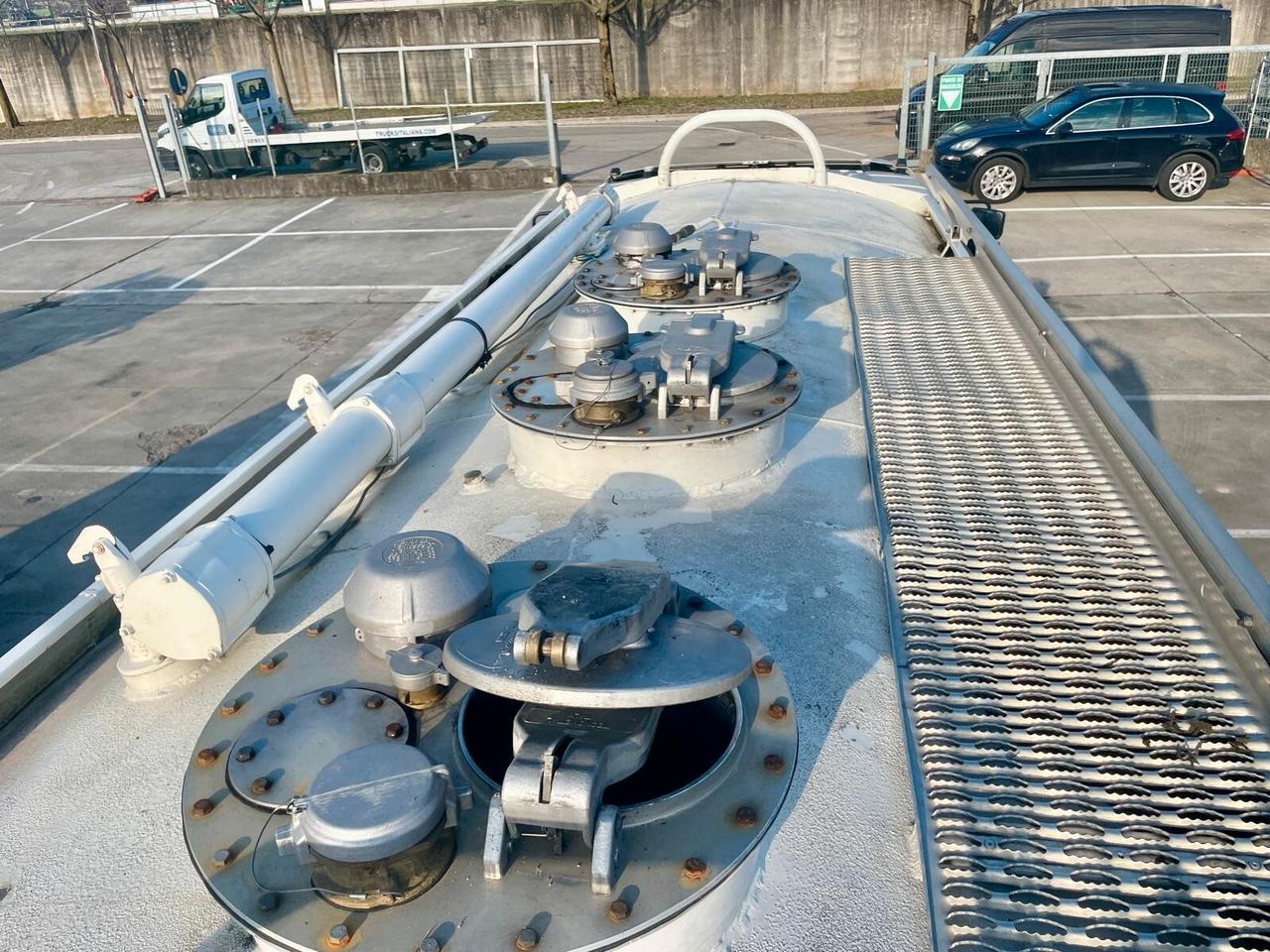 Volvo FL6-250 - CISTERNA TRASPORTO CARBURANTE CON POMPA CONTALITRI