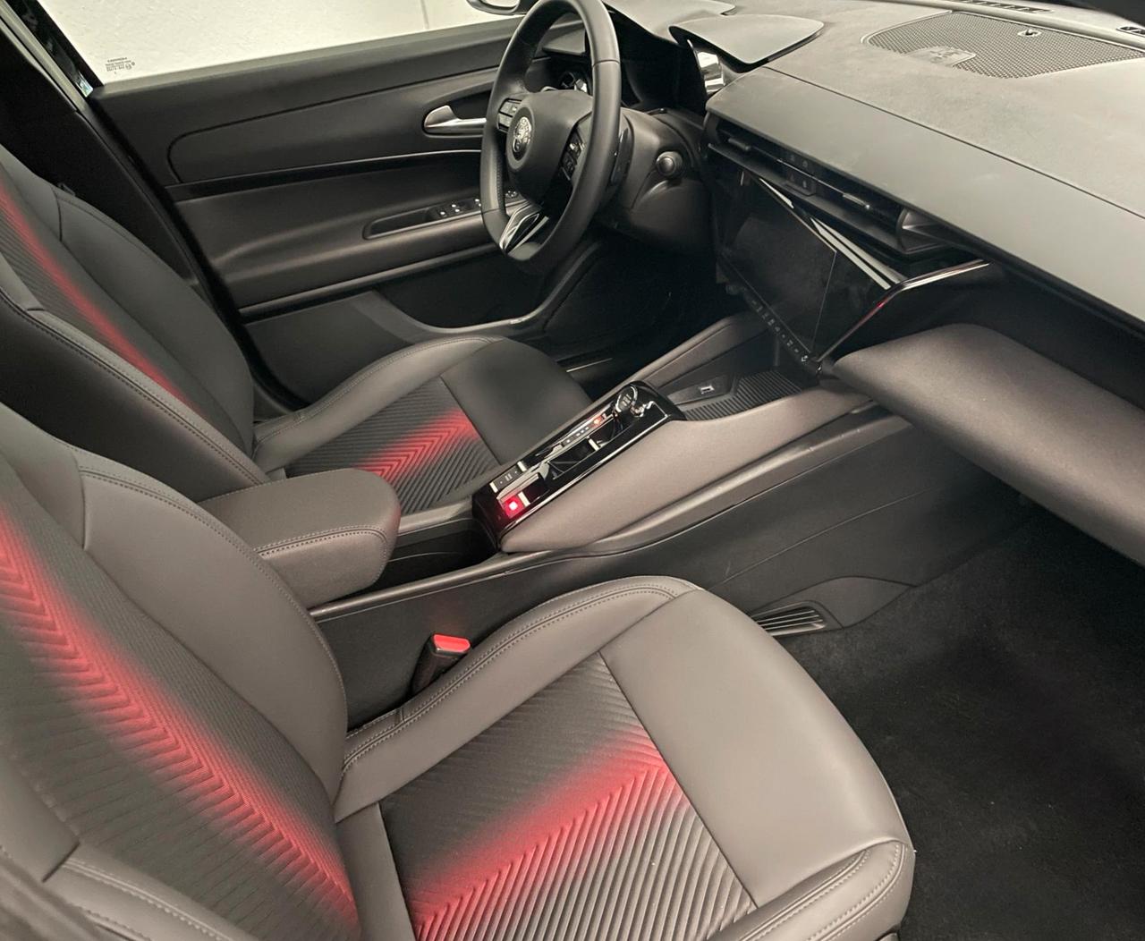 Alfa Romeo Junior 1.2 ibrida Speciale 145cv edct6