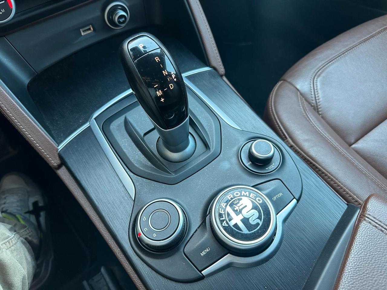 Alfa Romeo Stelvio 2.2 Turbodiesel 210 CV AT8 Q4 Executive